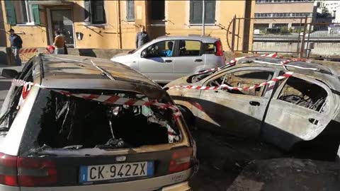 Lite tra condomini a Genova-San Quirico: auto a fuoco e spari a un palazzo