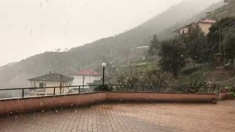 Allerta neve, fiocchi ad Arenzano in zona Cantarena