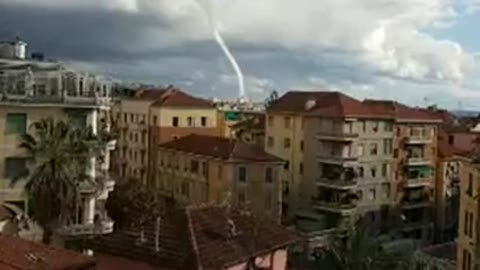 Tromba marina a Sanremo, ecco le immagini 