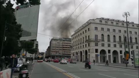 Foce, incendio in una libreria di corso Buenos Aires