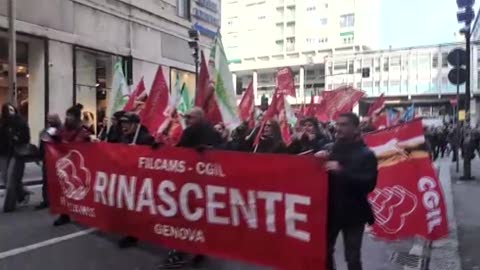 Rinascente, i lavoratori in piazza: 