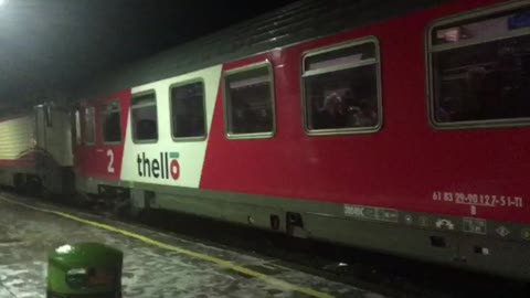 Treno bloccato sui Giovi, 400 passeggeri al freddo. Il video dell'assessore Serafini