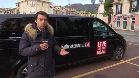 Live on the road a Rapallo, addobbata per le feste (1)