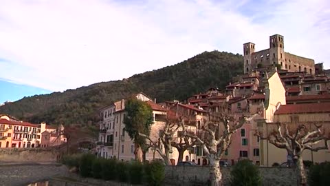 A Dolceacqua la fontana dove sgorga il Rossese