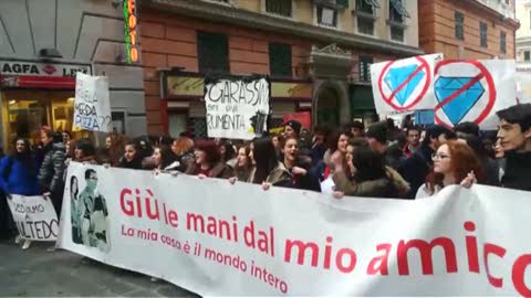 Gli studenti dicono 'no' al razzismo, in mille in piazza a Genova per il corteo 