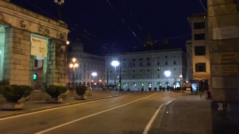 Neve e gelo in Liguria, primi fiocchi a Genova: la situazione a De Ferrari