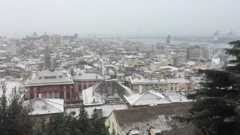 Genova imbiancata, le immagini dalla Spianata di Castelletto