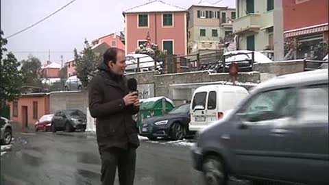 Neve a Genova, anche Sant'Eusebio si 'sveglia' imbiancata ma non ci sono problemi per la circolazione