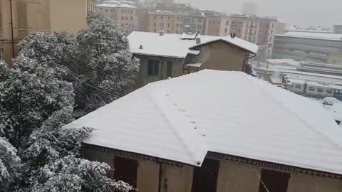 Liguria avvolta dalla neve, i vostri video: La Spezia centro