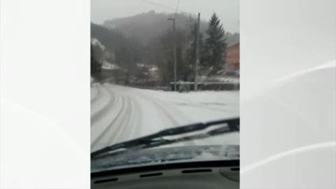 Neve e ghiaccio in Liguria, le immagini di Busalla inviate a web@primocanale.it