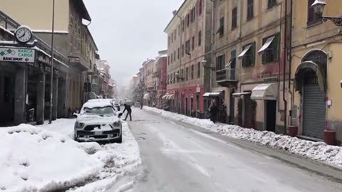 Neve, la situazione nell'entroterra di Genova a Busalla