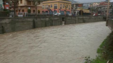 Allerta arancione per pioggia in Liguria, la situazione del torrente Recco