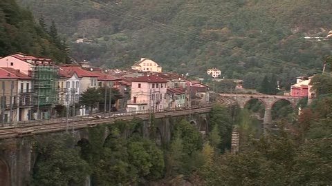 Isola del Cantone contro il biodigestore, la salvezza ora potrebbe arrivare da Rfi