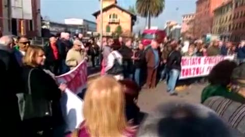 Ipotesi petrolchimico a Cornigliano, cittadini in piazza per dire no