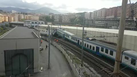 Treno in manovra si schianta a Genova Terralba, nessun ferito. Le immagini