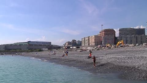 Spiagge libere, il piano non decolla e scatta il bagno nel mare inquinato