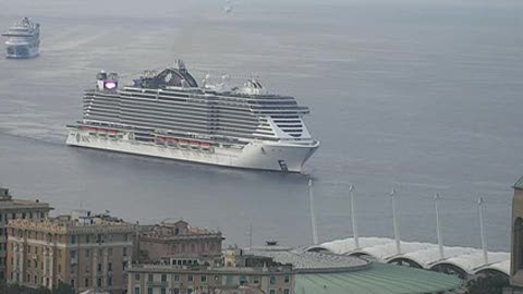 Il gigante dei mari arriva a Genova, la Msc Seaview entra in porto: le immagini