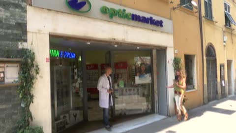 Live on the road a Sestri Ponente, la voce dei commercianti: Optic market