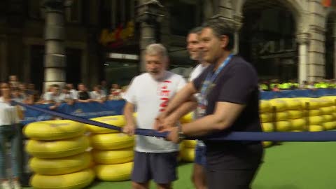 Costa Zena Festival, il tuffo Toti e Bucci dopo il taglio del nastro