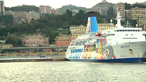 Guasto alla Moby Zazà in partenza per Bastia: passeggeri bloccati al terminal