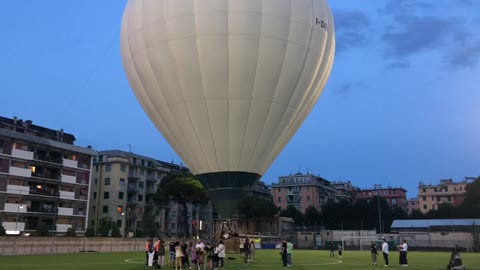 A Rapallo c'è la mongolfiera, lo spettacolo del santuario di Montallegro visto dall'alto