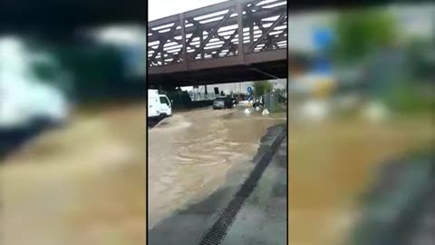 Allerta arancione, pioggia forte a Vado Ligure: il video degli allagamenti