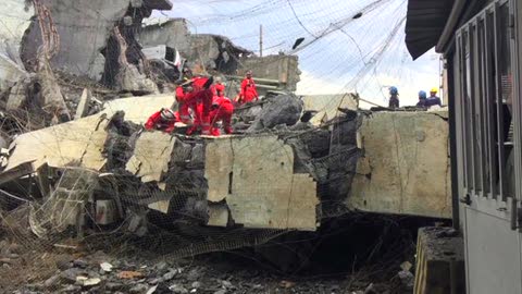 Crollo Ponte Morandi, si cercano due dipendenti  dell'Amiu tra le macerie 