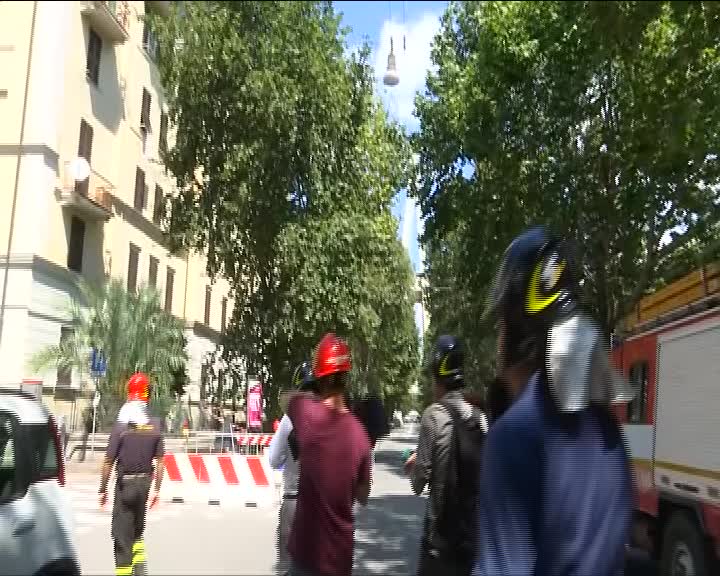 Crollo Ponte Morandi,  il viaggio nella zona rossa di Via Fillak tra le persone senza casa (1)