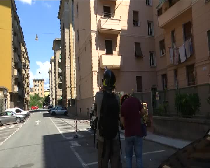 Crollo Ponte Morandi,  il viaggio nella zona rossa di Via Fillak tra le persone senza casa (2)