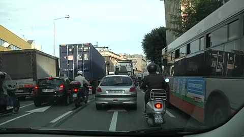 Incidente, bus in panne e in via Siffredi il traffico va in tilt