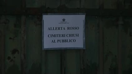 Allerta rossa, cimiteri e parchi chiusi a Genova