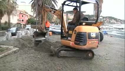 Il maltempo distrugge la passeggiata di Cogoleto. Il sindaco: 