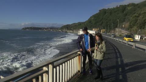 La spiaggia di Vesima e le attività commerciali distrutte dalla forza del mare 