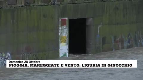 Pioggia, vento e mareggiata, la Liguria in ginocchio (3)