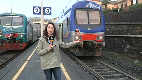 Il treno deragliato a Santa Margherita fermo in stazione, ritardi di oltre un'ora