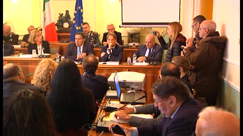 Danni da mareggiata, vertice in prefettura con Toti e il sottosegretario Pesce