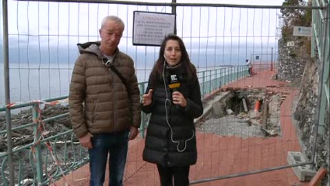 Voragine di 6 metri sulla passeggiata di Genova Nervi, quattro settimane per fare i lavori