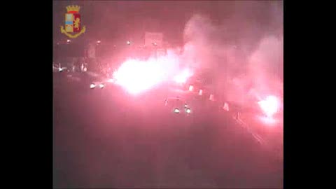 Blitz contro Autostrade al casello di Genova Est: il video