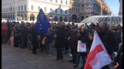 Genova, in piazza De Ferrari la manifestazione 'Sì alle grandi opere'