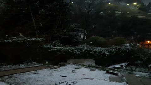 Primi fiocchi di neve a Genova Bolzaneto