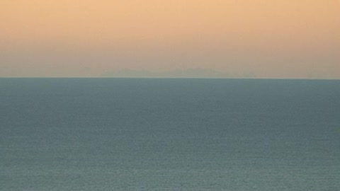 Lo spettacolo si ripete, da Genova ecco le montagne della Corsica