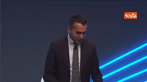 Luigi Di Maio lancia il reddito di cittadinanza