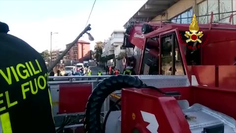 Palo pericolante, via Borzoli a Genova chiusa per due ore