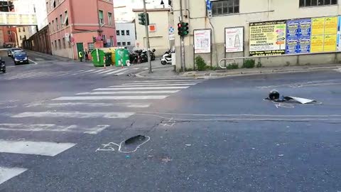 Genova, frontale moto-auto: morto un centauro, in cinque all'ospedale