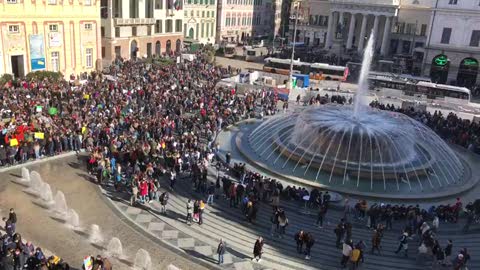 Giornata del clima, le immagini della manifestazione a Genova