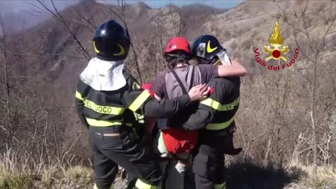 Cade mentre fa una gita nei boschi, trasportato al San Martino in elicottero 