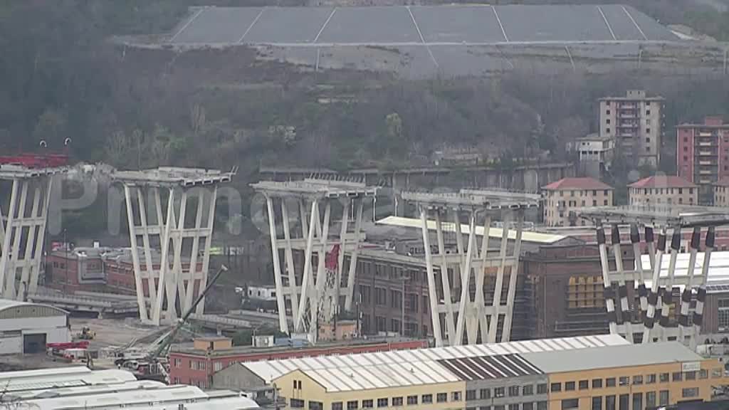 Ponte Morandi, via Fillak riapre entro la seconda settimana di aprile