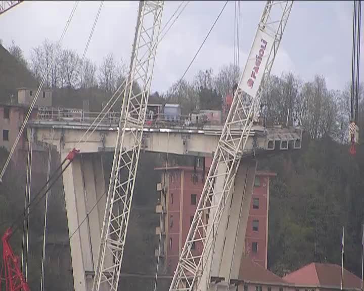 Ponte, tecnici al lavoro su progetto smontaggio pila 5 