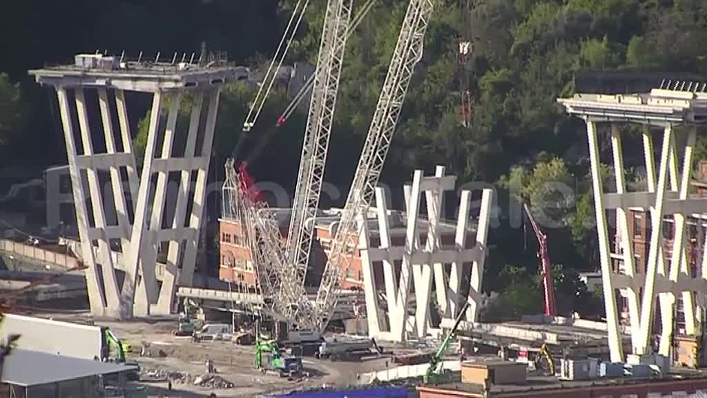 Ponte, demolizione pila 5 alla fase finale: resta l'incognita del moncone est