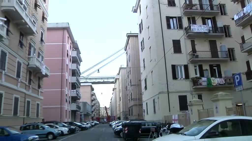 Lavori ponte, stop a levante. I mobili di via Porro alla comunità di Sant'Egidio